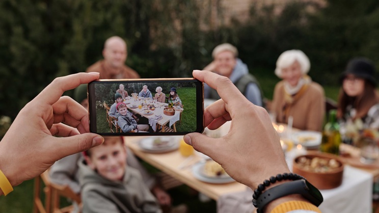 Sending photos and large files image